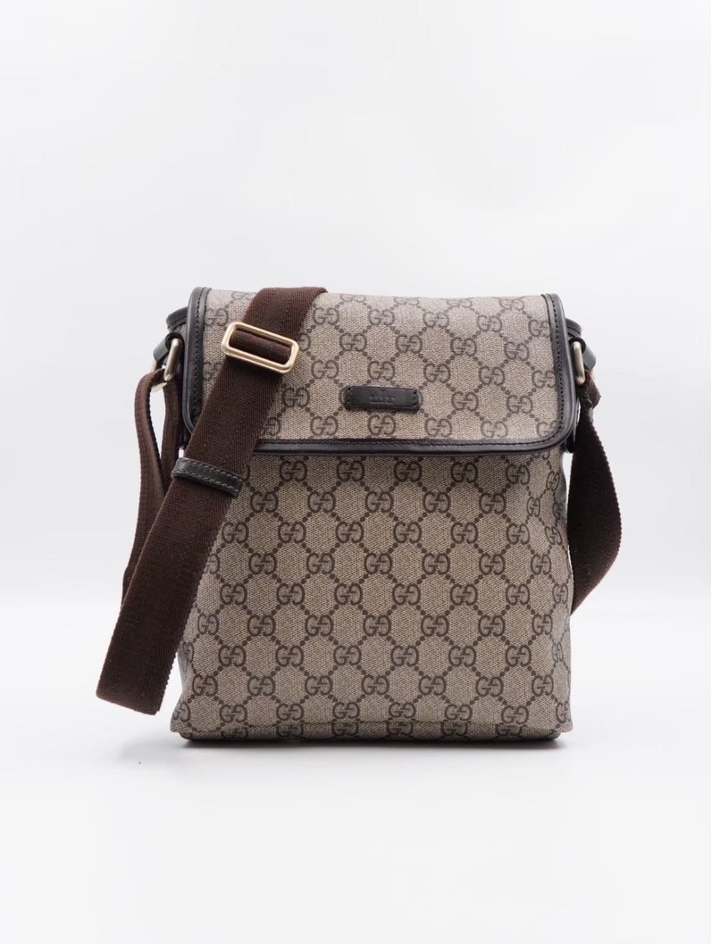 CC10 💗 Gucci GG Supreme Coated Canvas Messenger Bag